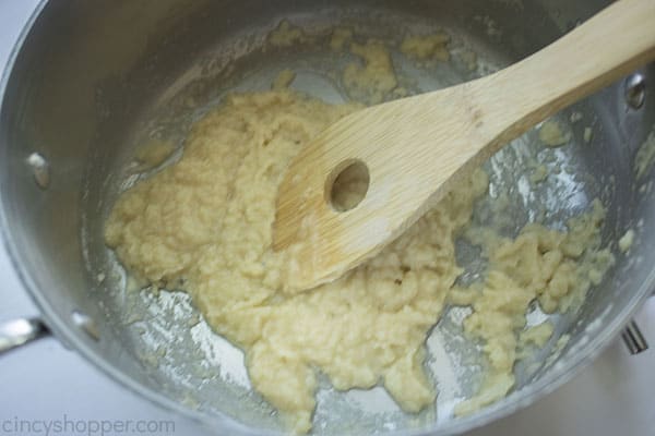 Bechamel in pan