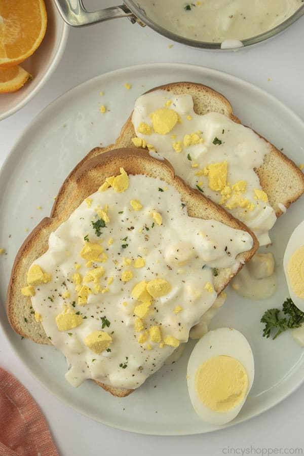 Creamed eggs on toast