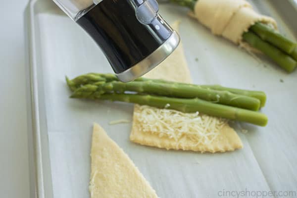 Adding Salt and pepper to asparagus