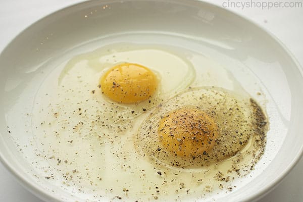 Eggs for wash in bowl