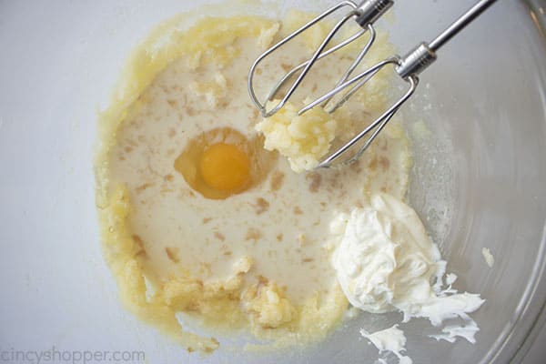 Wet ingredients for homemade cupcakes