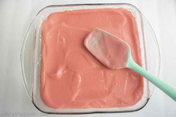 Strawberry pudding on to cream cheese layer
