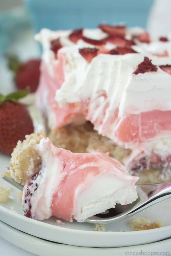 No Bake Strawberry Cheesecake Lasagna 