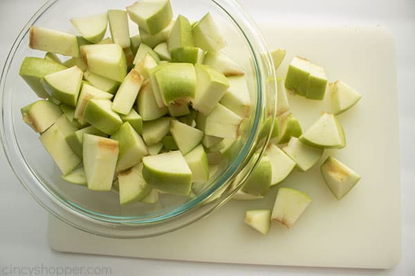 Diced green apples for salad