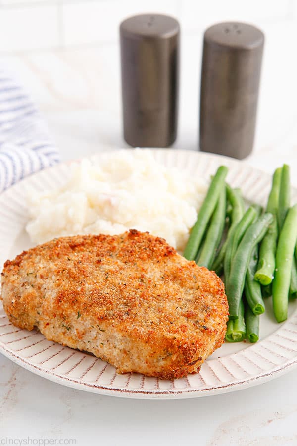 Breaded pork chops in air outlet fryer