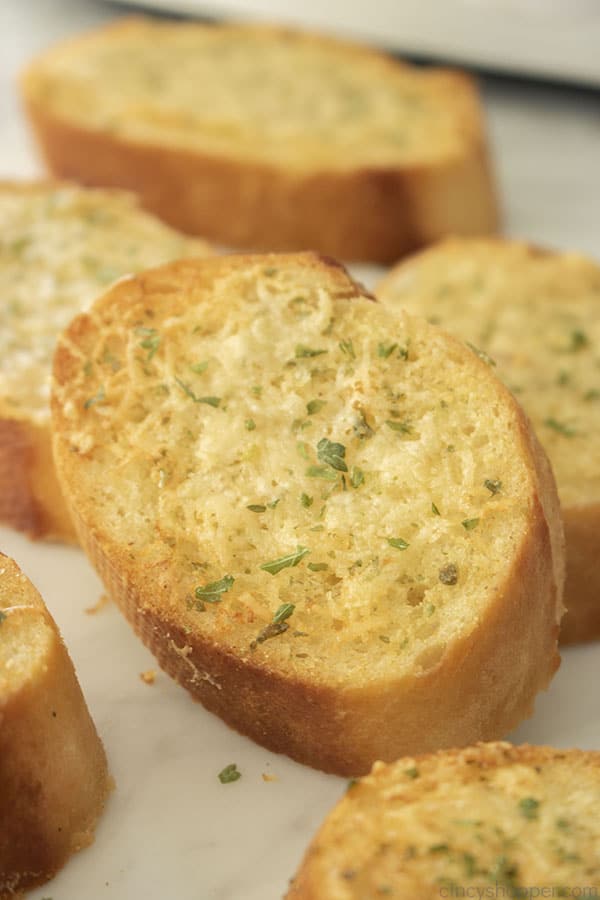 Air Fryer Garlic Bread slices