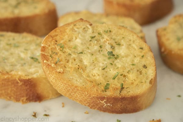 Garlic bread slice