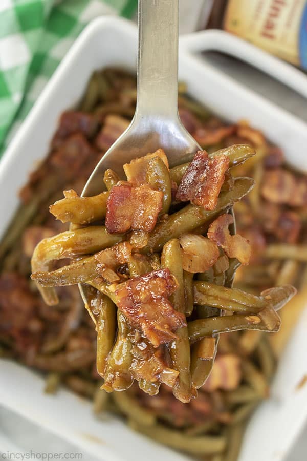 Barbeques Green Beans with Bacon on a spoon