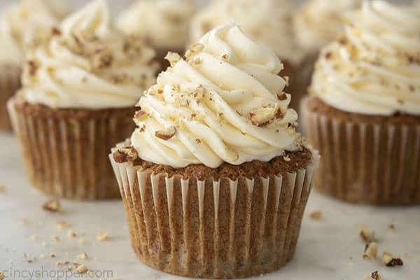 Easy Carrot cupcakes with cream cheese frosting
