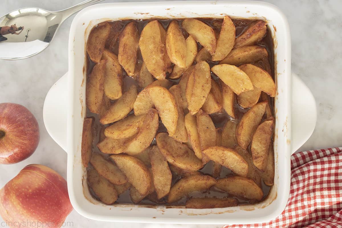 Apples baked in the oven.
