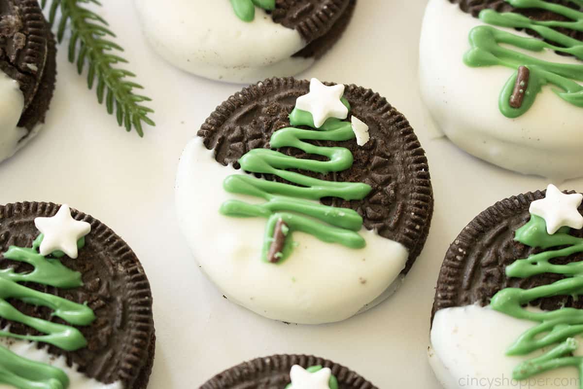 Oreo Cookie for Christmas with a green tree.
