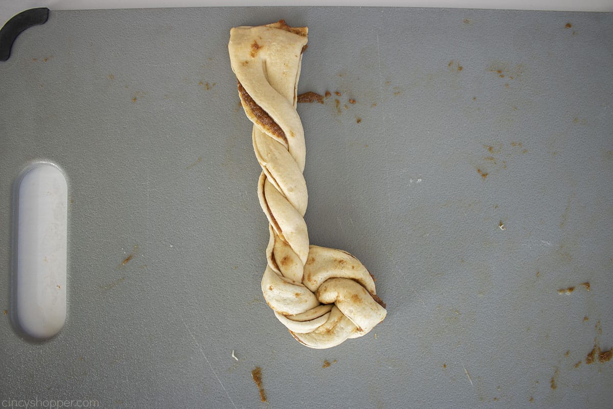 Pumpkin Twists creating a knot.