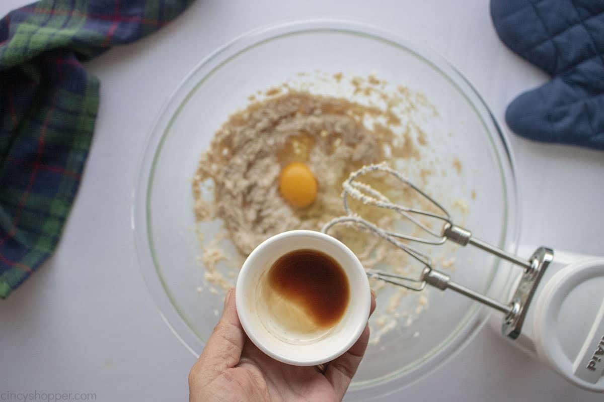 Egg and vanilla added to sugar butter mixture.