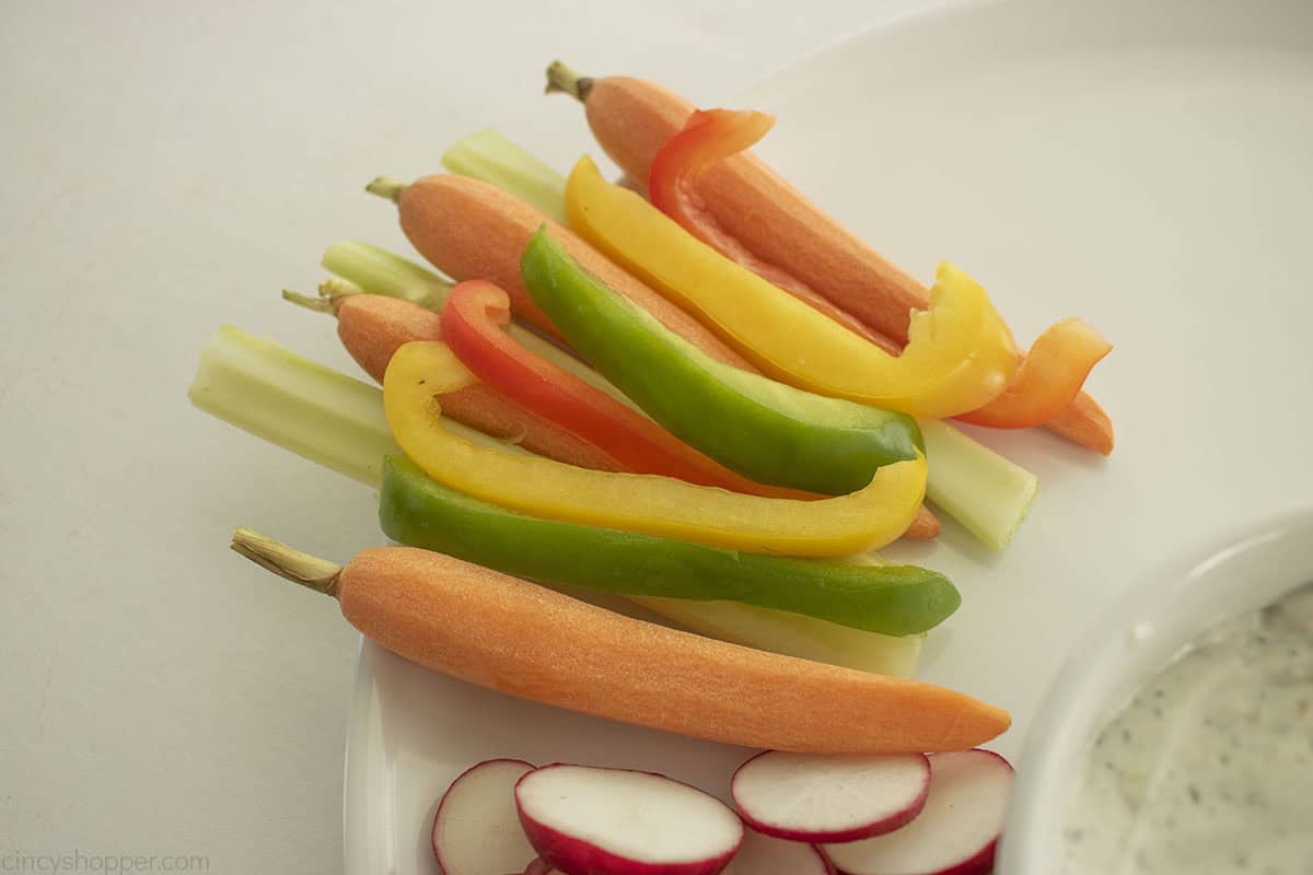 Red, green and yellow pepper slices to add additional feathers to turkey tray.